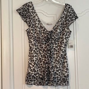 Forever 21 NWT black and white top